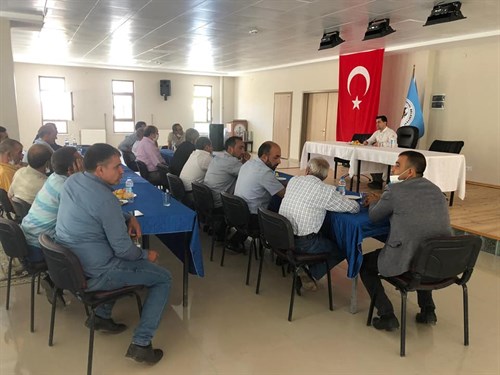 İlçemiz Kaymakamı Sn. Yunus Emre VURAL başkanlığında muhtarlar toplantısı yapıldı. 